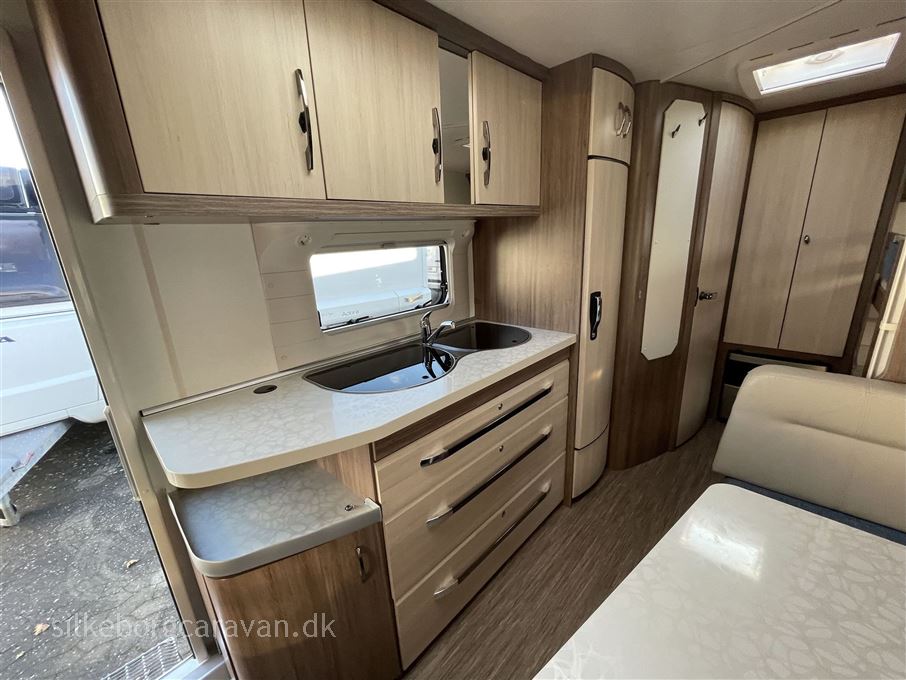 Hobby De Luxe Easy 545 KMF